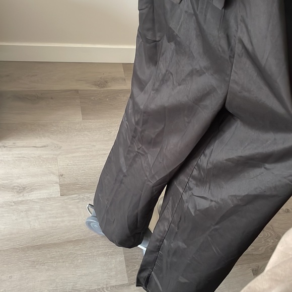 BOOHOO BLACK JUMPSUIT WITH BOW - Picture 3 of 5